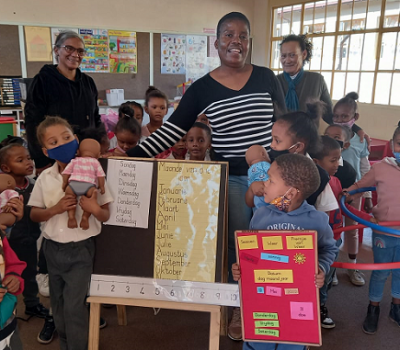 GRADE R RECEIVES NEW CLASSROOM MATERIALS